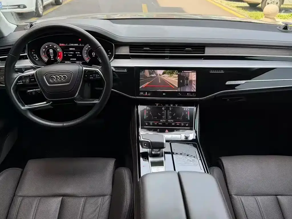 Audi A8 — фото 3