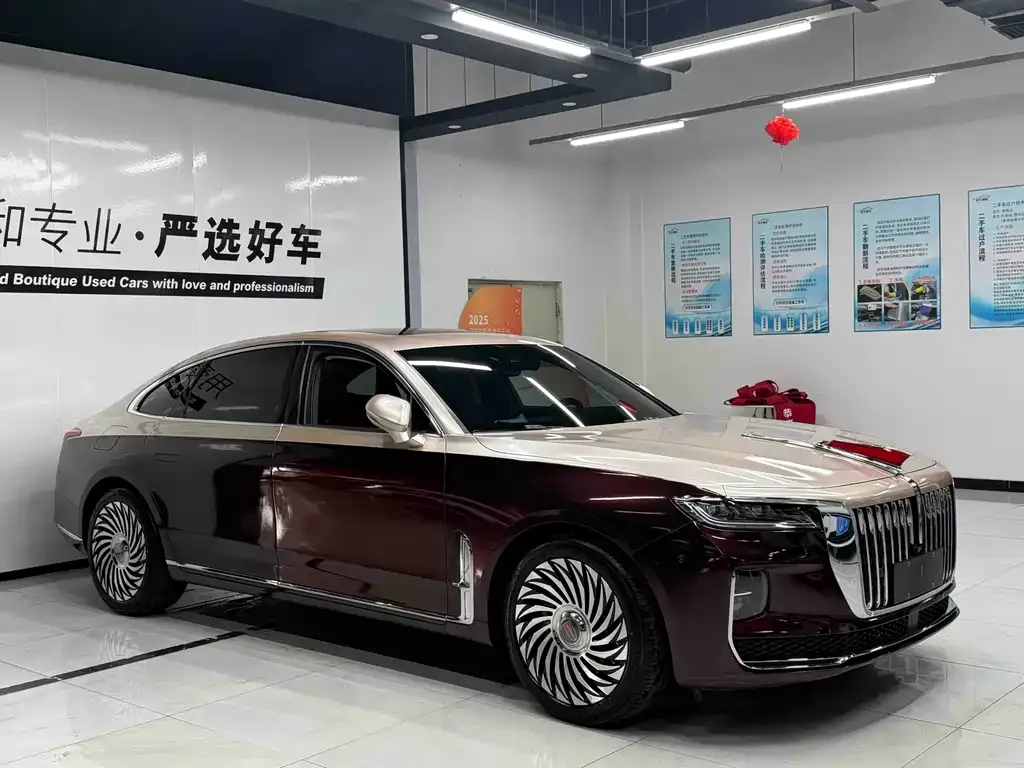 Hongqi H9 — фото 10