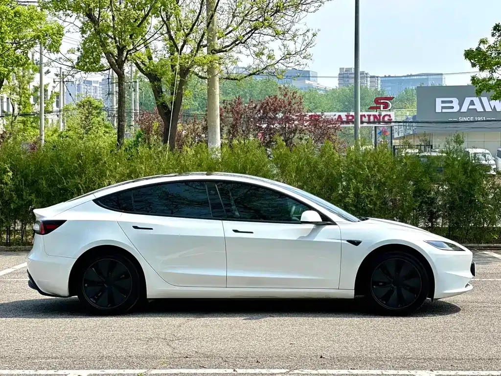 Tesla Model 3 — фото 8
