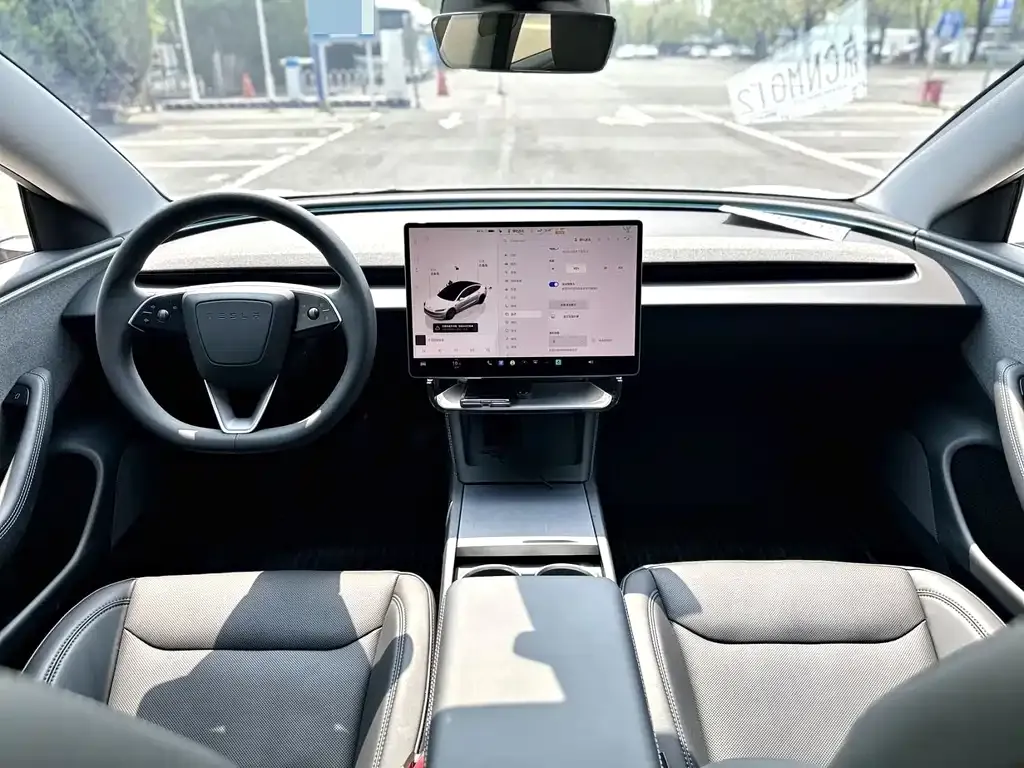 Tesla Model 3 — фото 6