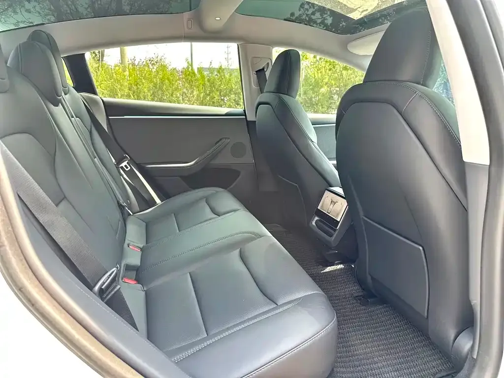 Tesla Model 3 — фото 5