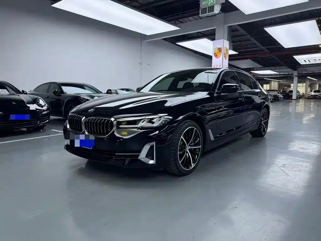 BMW 5 Series — фото 1