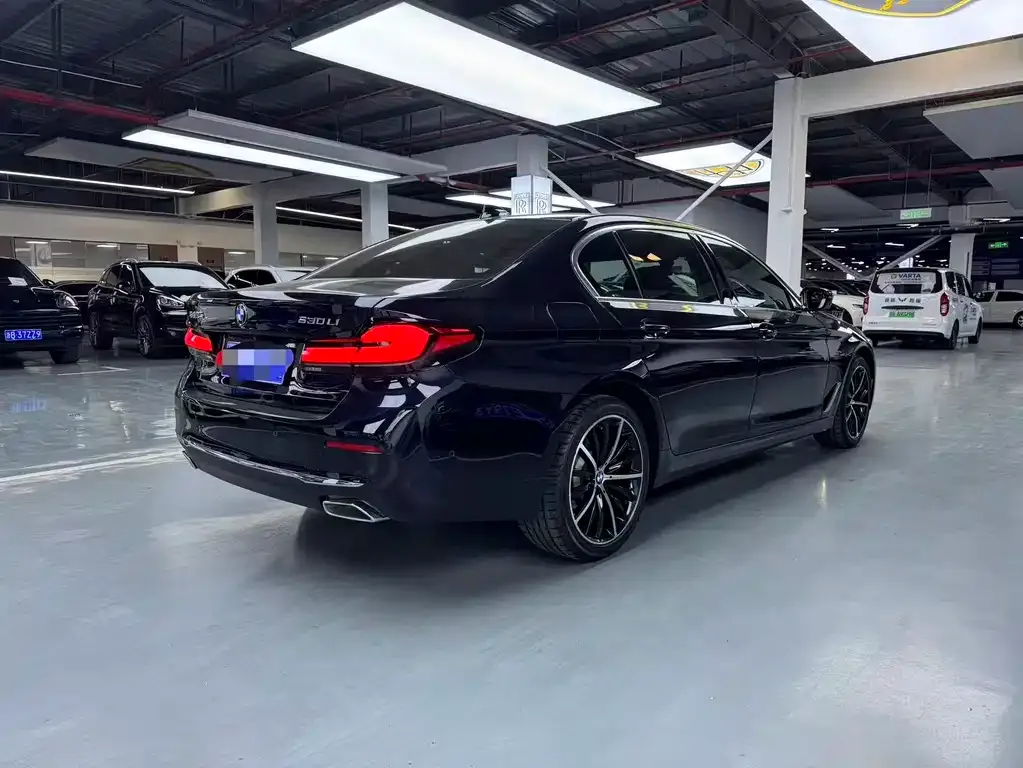 BMW 5 Series — фото 2