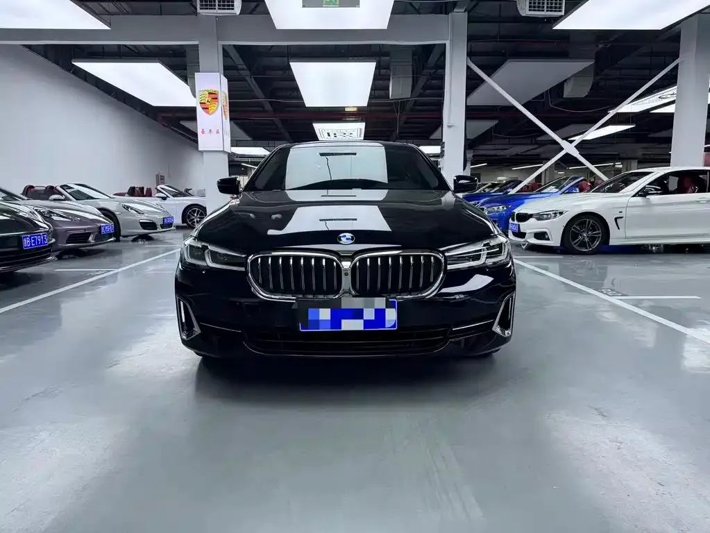 BMW 5 Series — фото 10