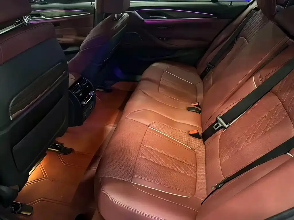 BMW 5 Series — фото 4