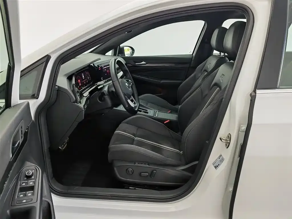 Volkswagen Golf 2022 из CN, фото 8