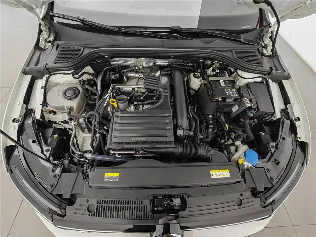 Volkswagen Golf 2022 из CN, фото 10