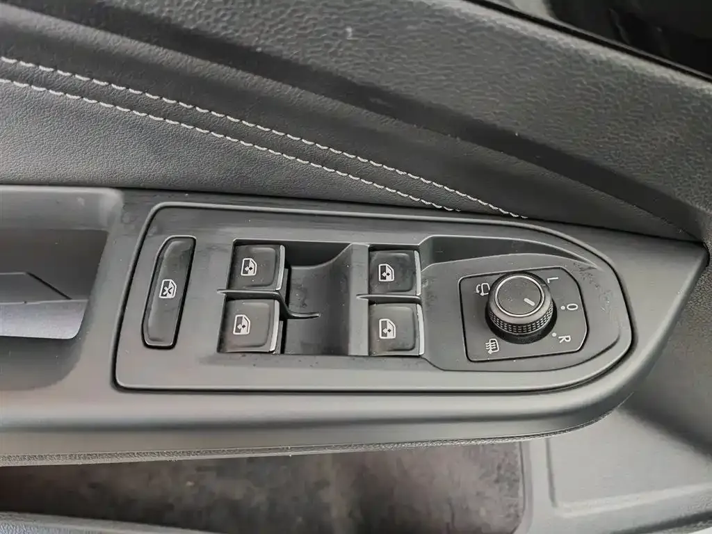 Volkswagen Golf 2022 из CN, фото 7
