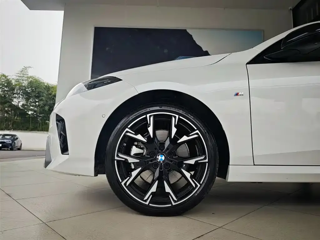 BMW 2 Series 2025 из CN, фото 7