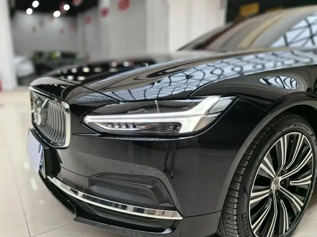 Volvo S90 — фото 4