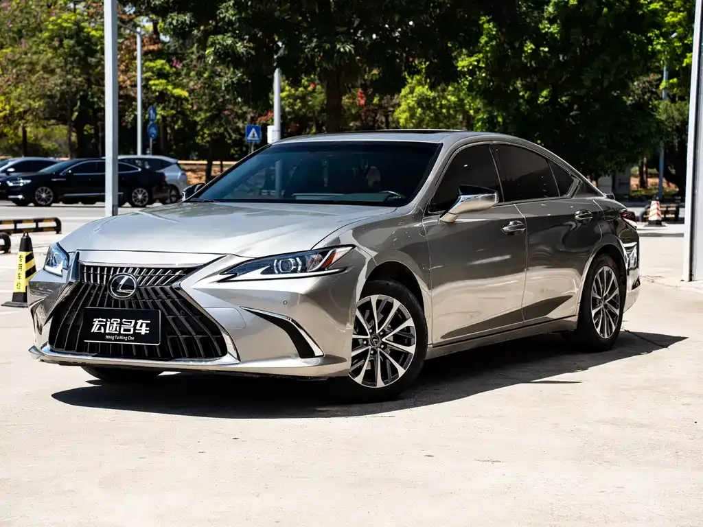 Lexus ES — фото 1