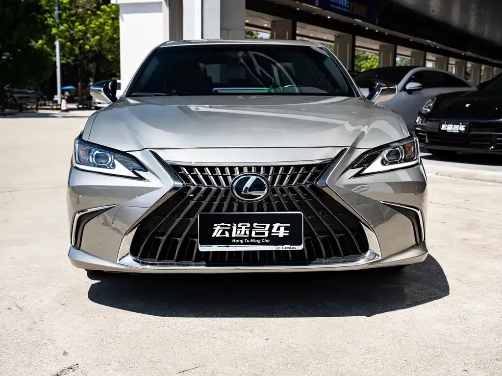 Lexus ES — фото 10