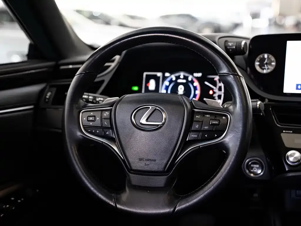 Lexus ES — фото 6