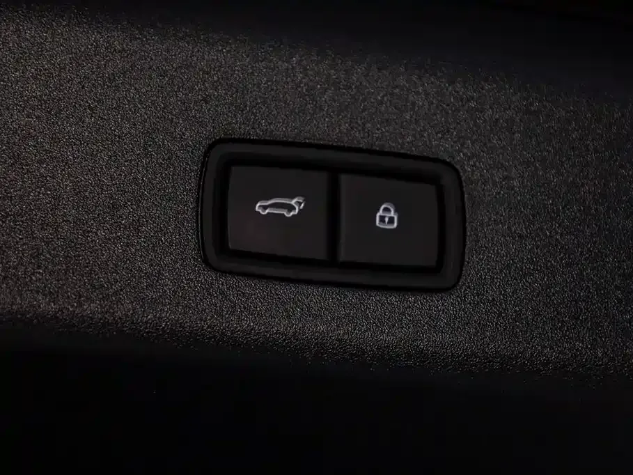 Li Auto i8 — фото 6