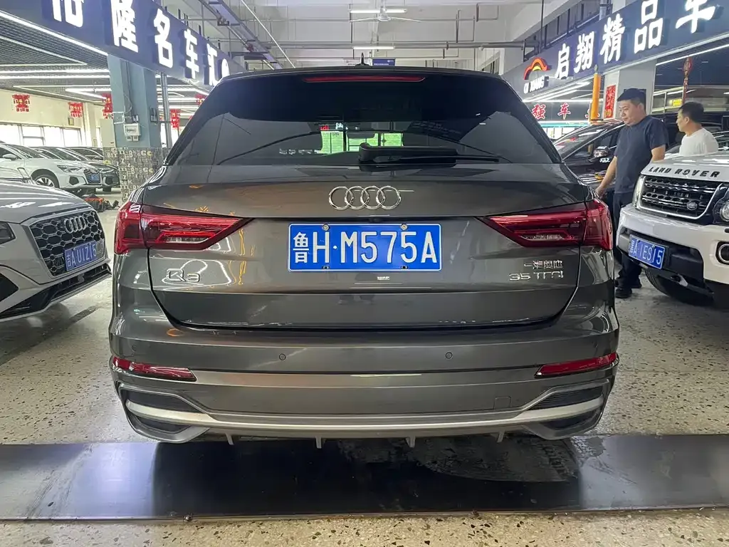 Audi Q3 — фото 10
