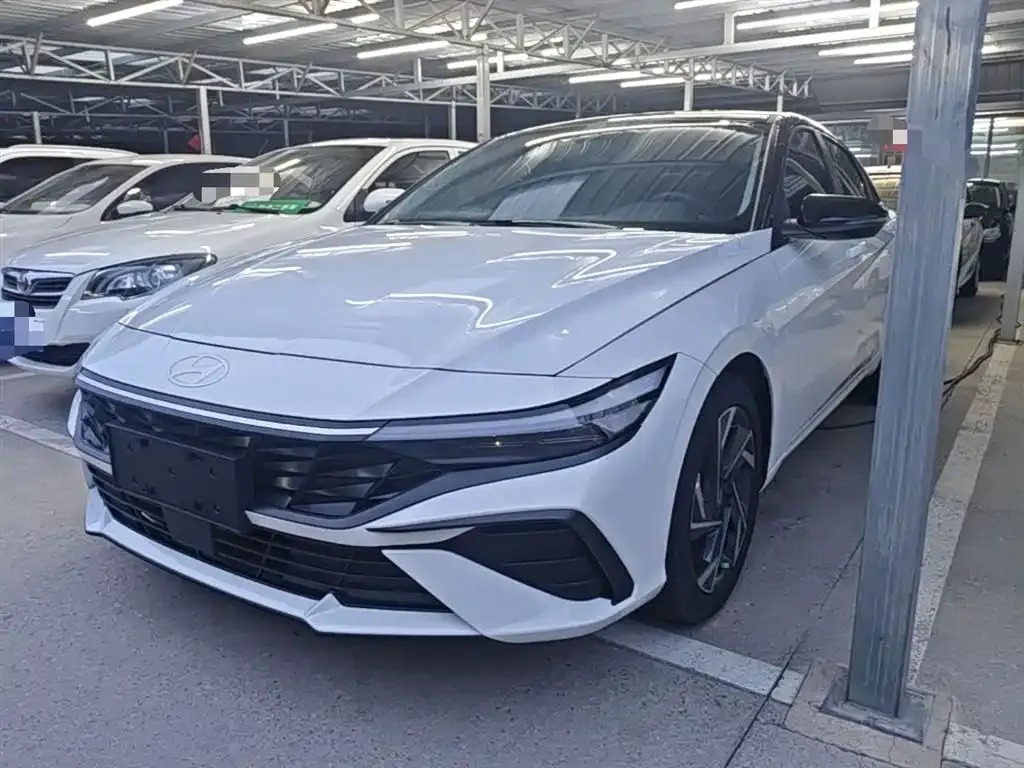 Hyundai Elantra — фото 6