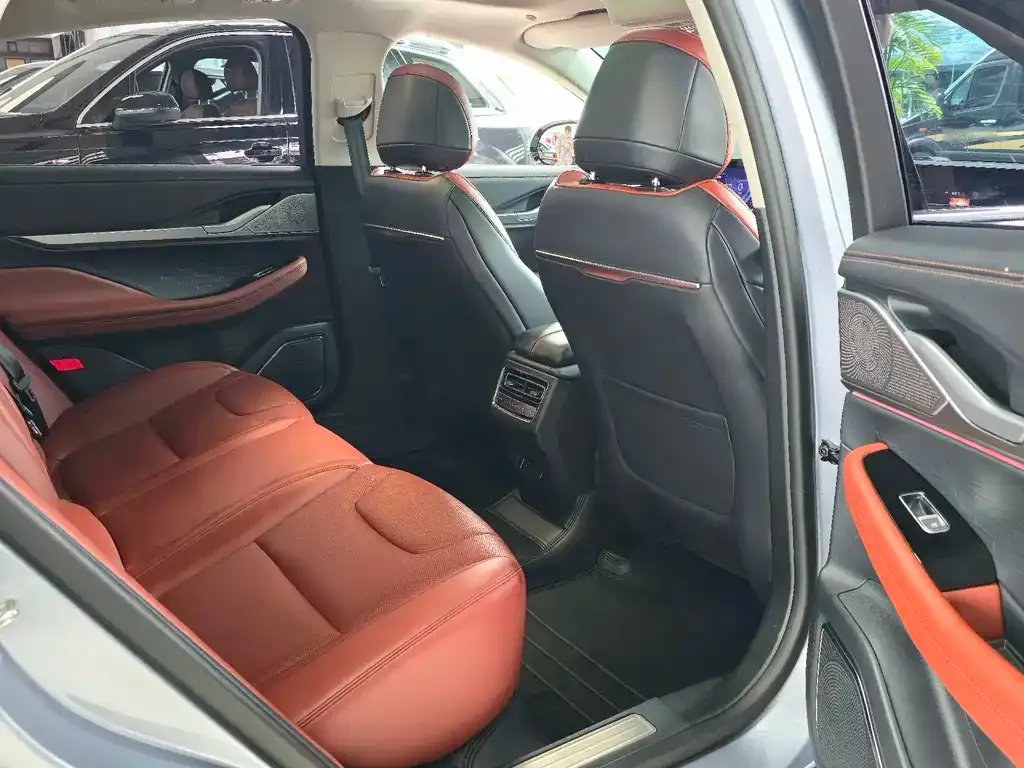 Lincoln Z 2023 из CN, фото 8
