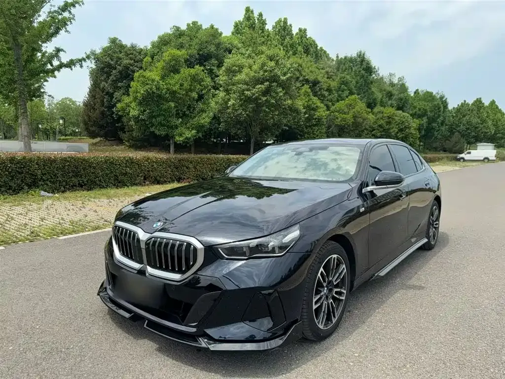 BMW 5 Series — фото 10
