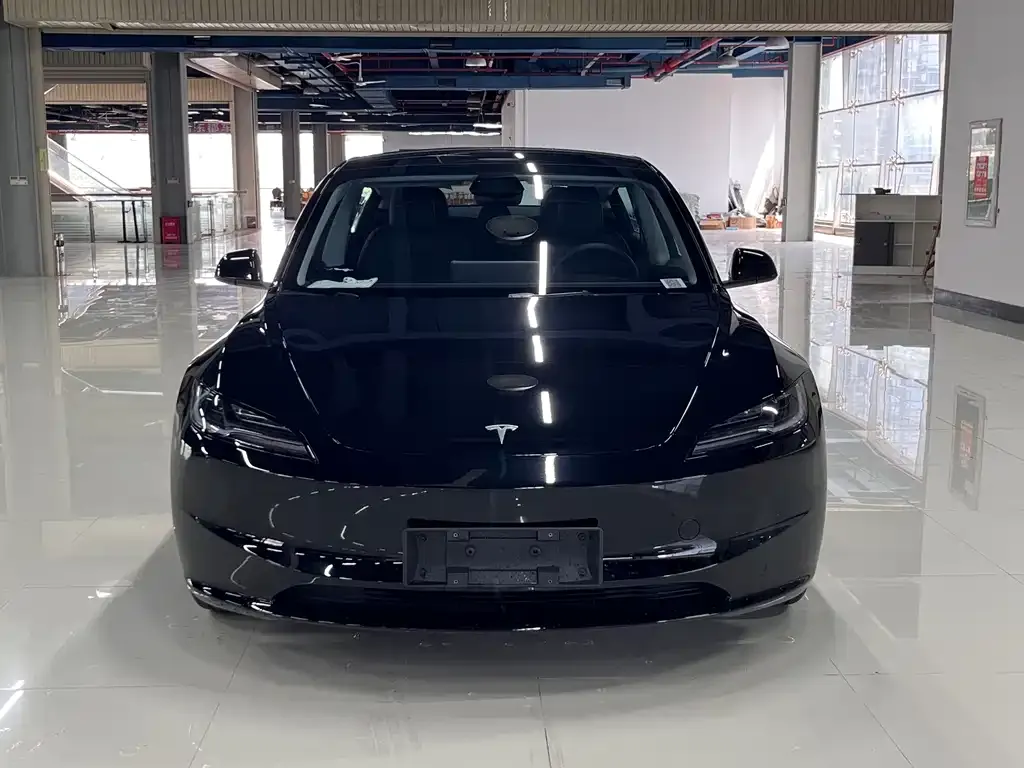 Tesla Model 3 — фото 5