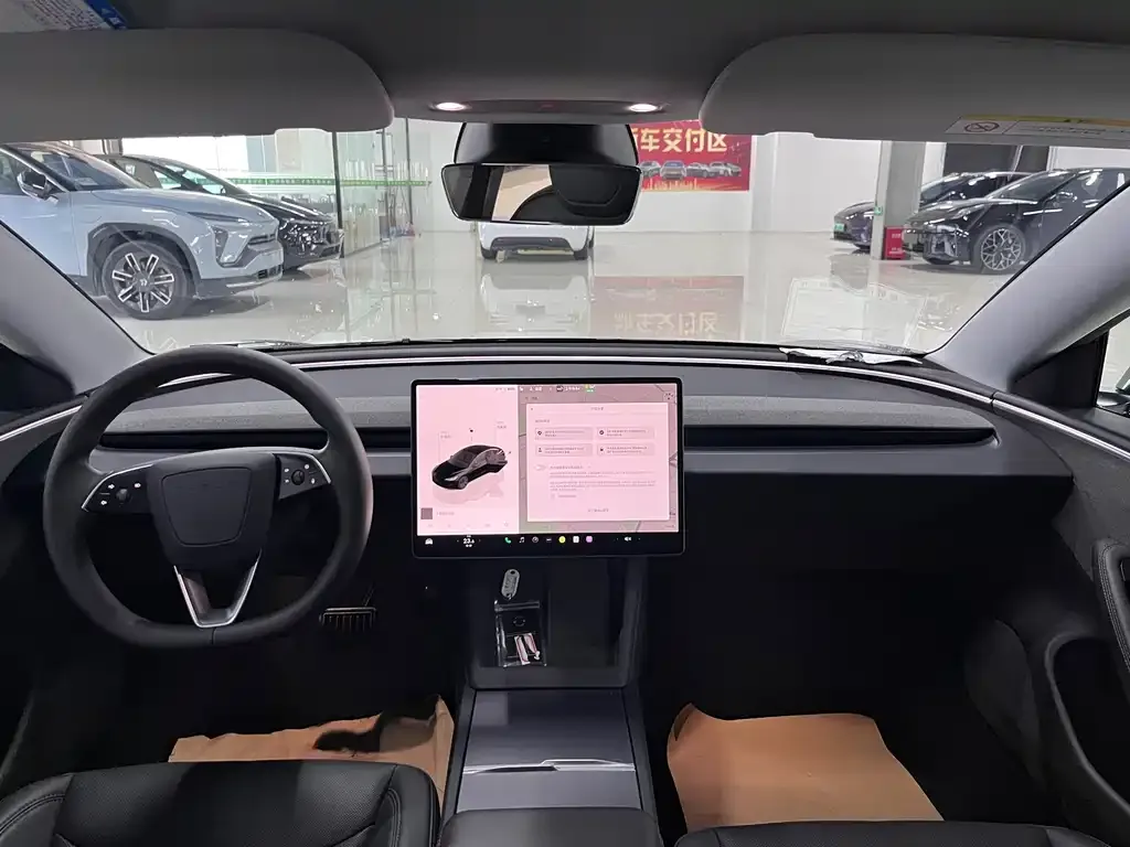 Tesla Model 3 — фото 8