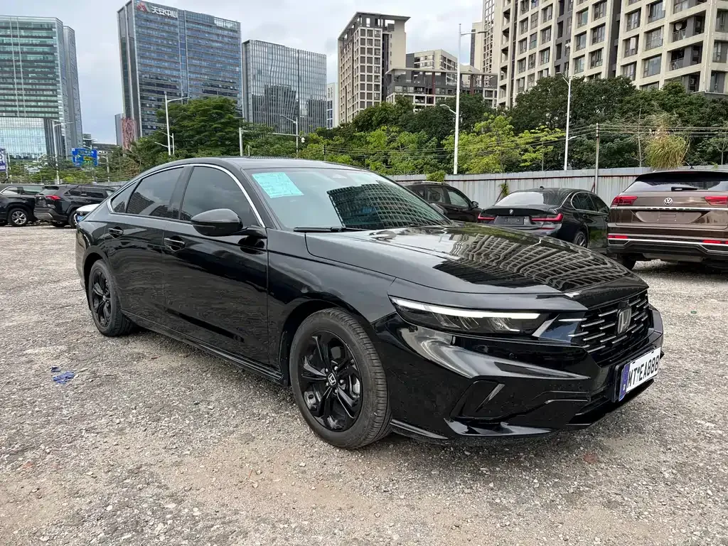 Honda Accord — фото 1