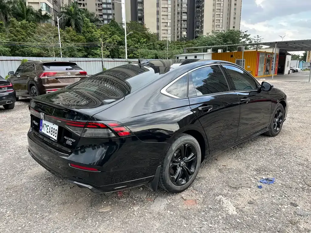 Honda Accord — фото 8