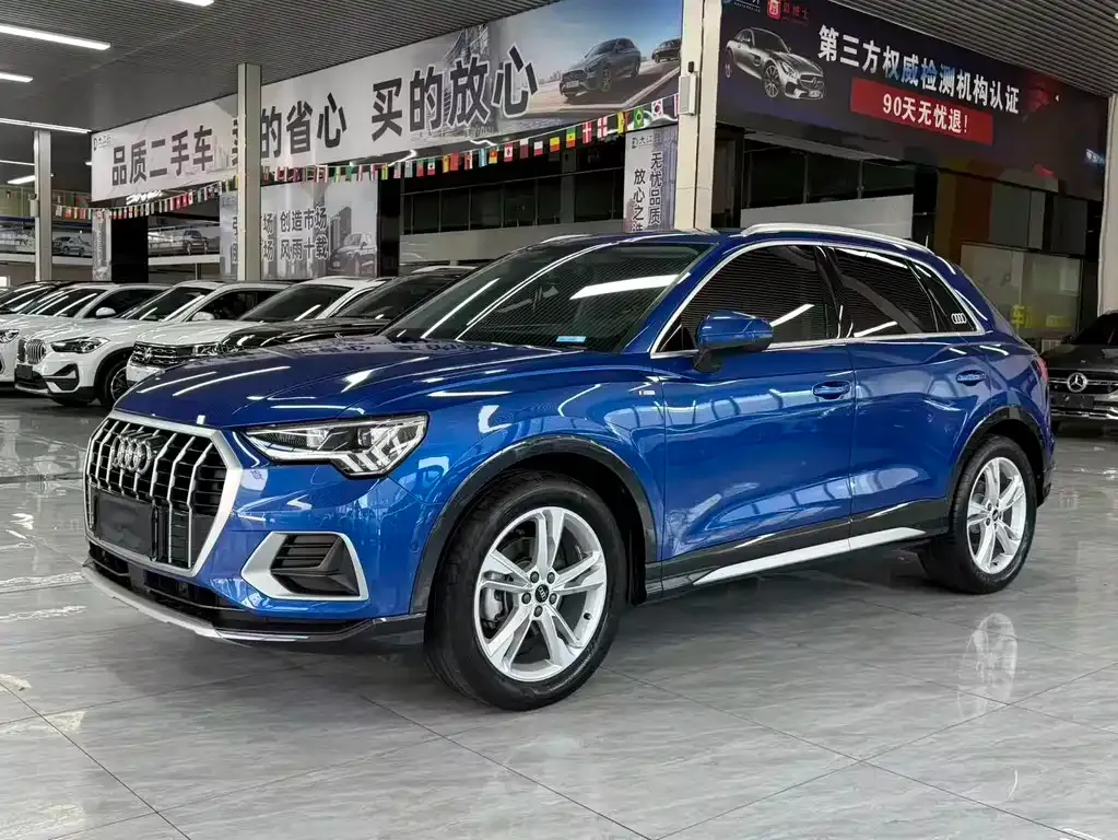 Audi Q3 — фото 1