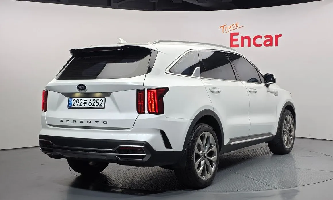 Kia Sorento — фото 7