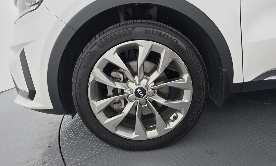 Kia Sorento — фото 10