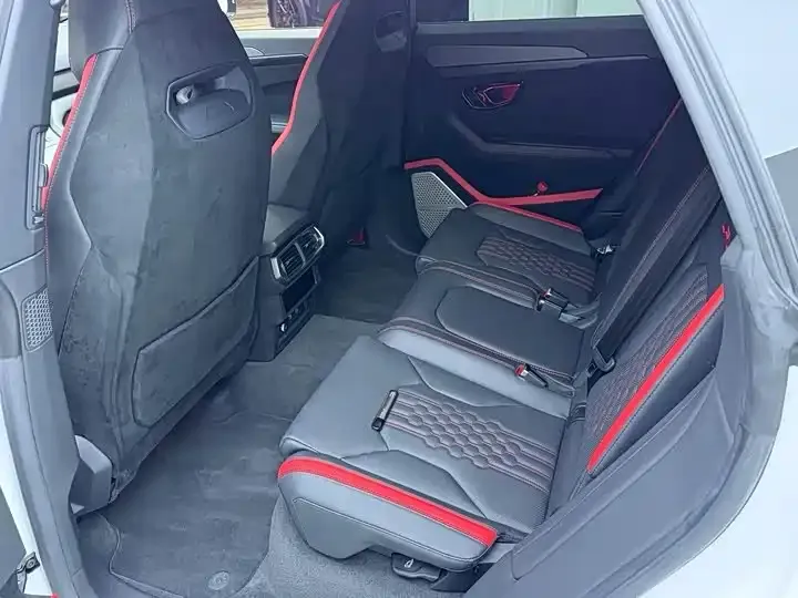 Lamborghini Urus — фото 6
