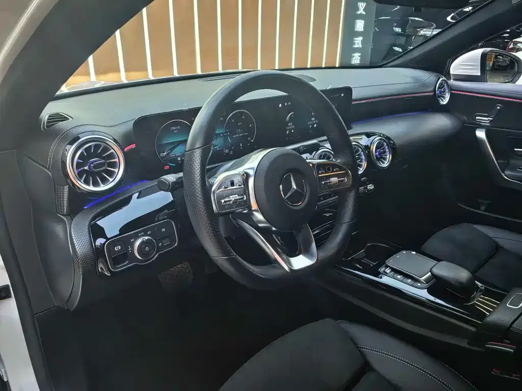 Mercedes-Benz A-Class — фото 10