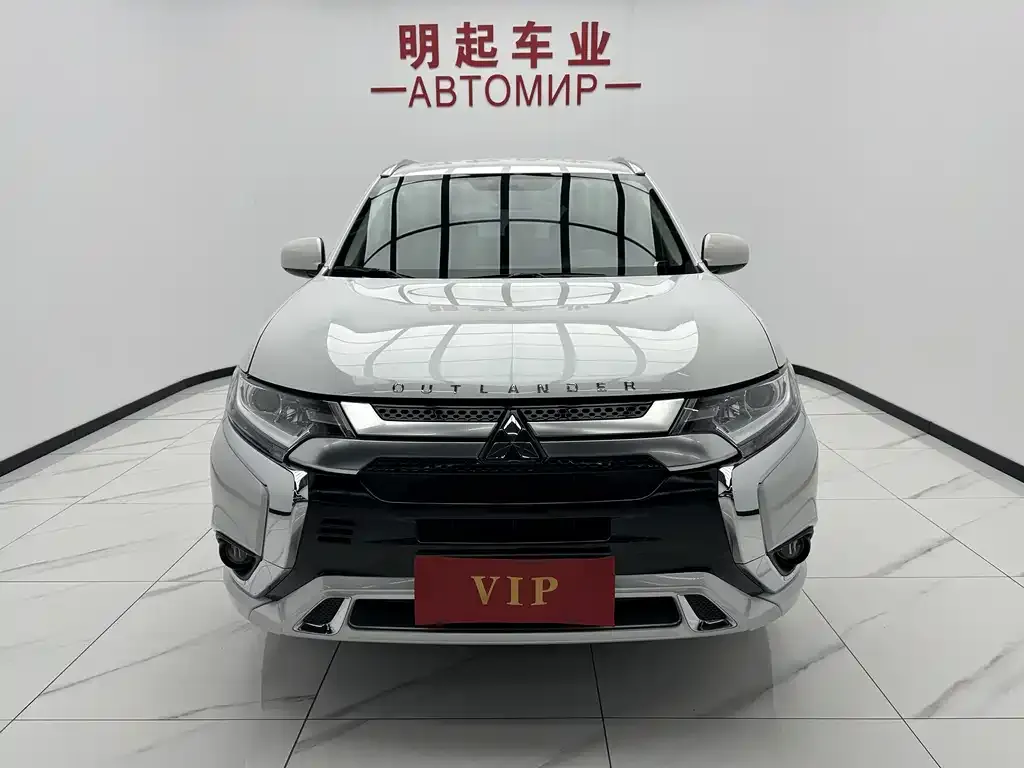 Mitsubishi Outlander — фото 3