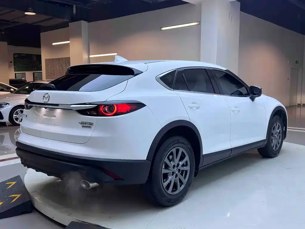 Mazda CX-4 — фото 10