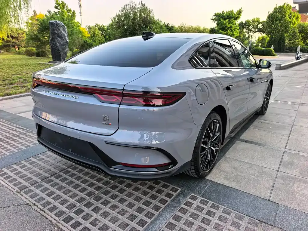 BYD Han — фото 10