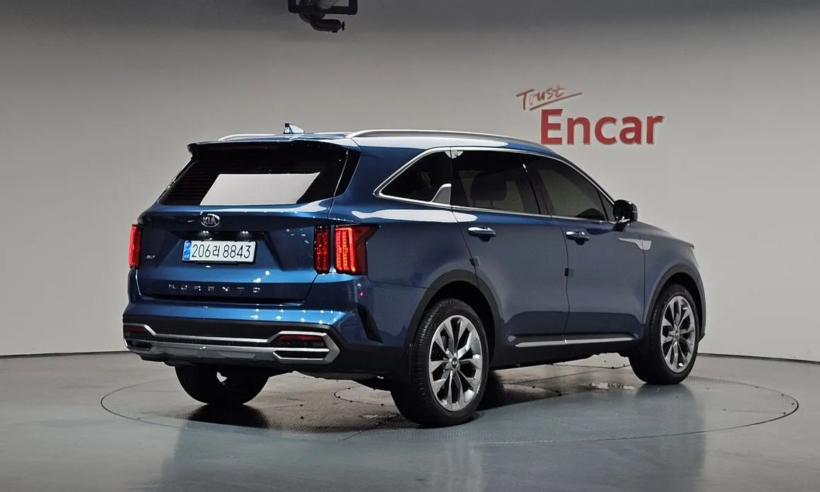 Kia Sorento — фото 8