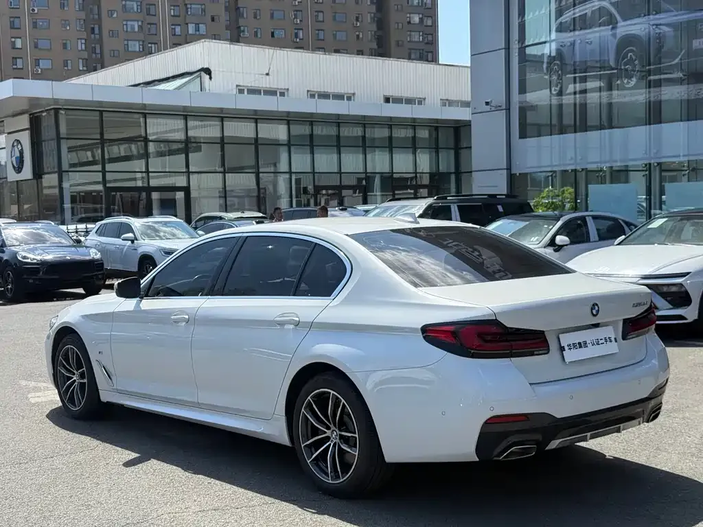 BMW 5 Series — фото 5