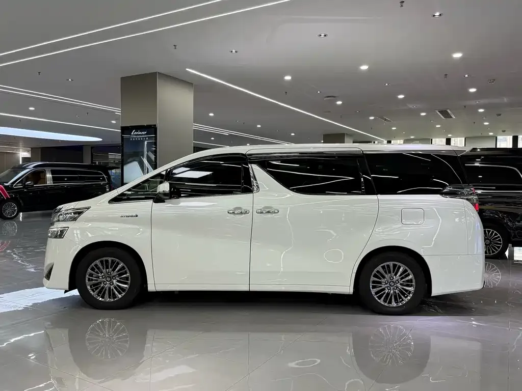 Toyota Vellfire 2022 из CN, фото 4