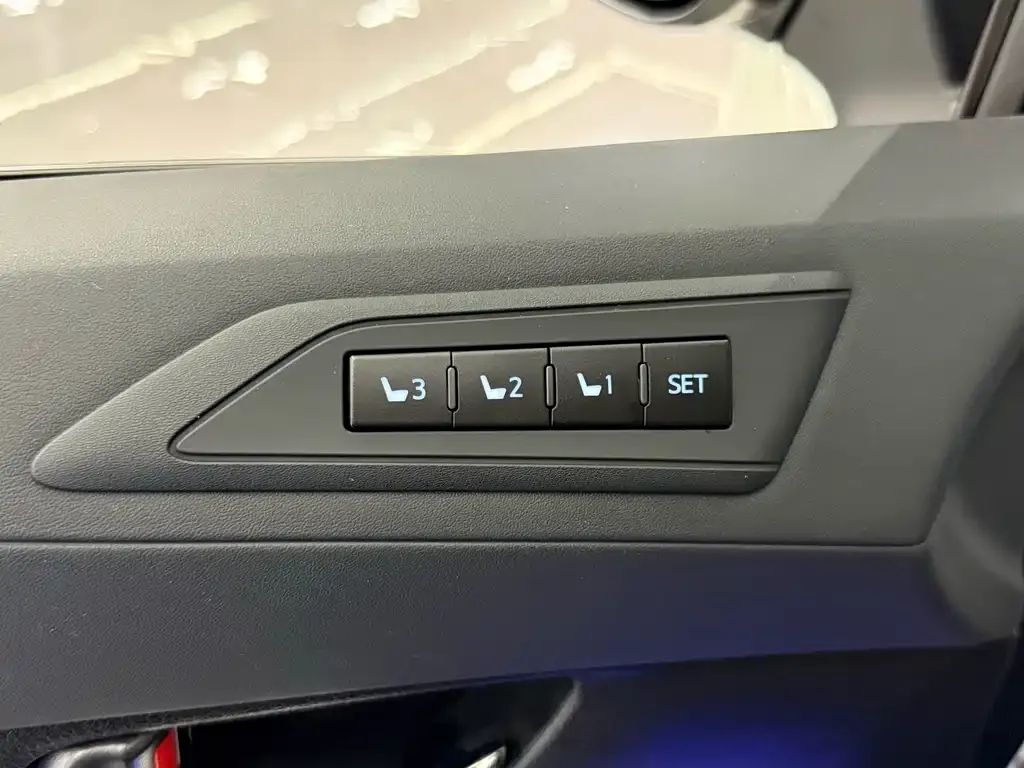 Toyota Vellfire 2022 из CN, фото 7