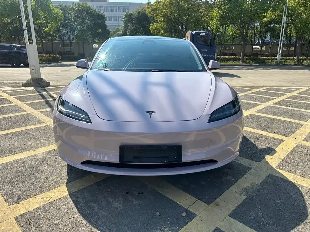 Tesla Model 3 — фото 7