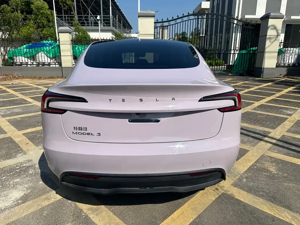 Tesla Model 3 — фото 9