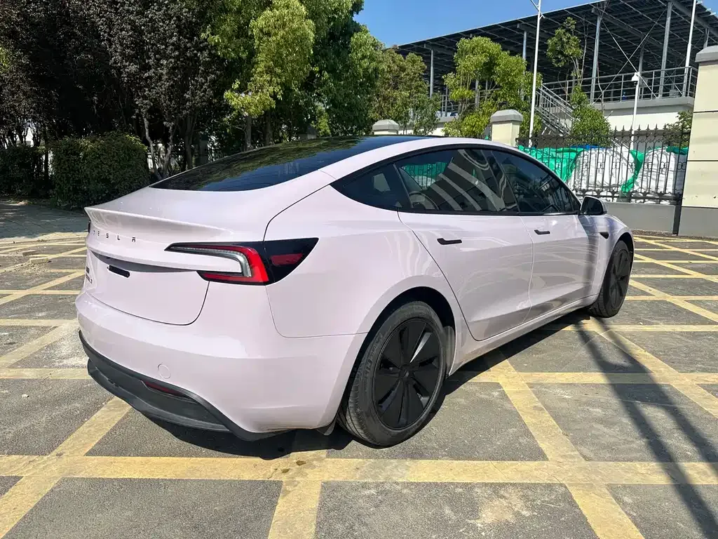 Tesla Model 3 — фото 8