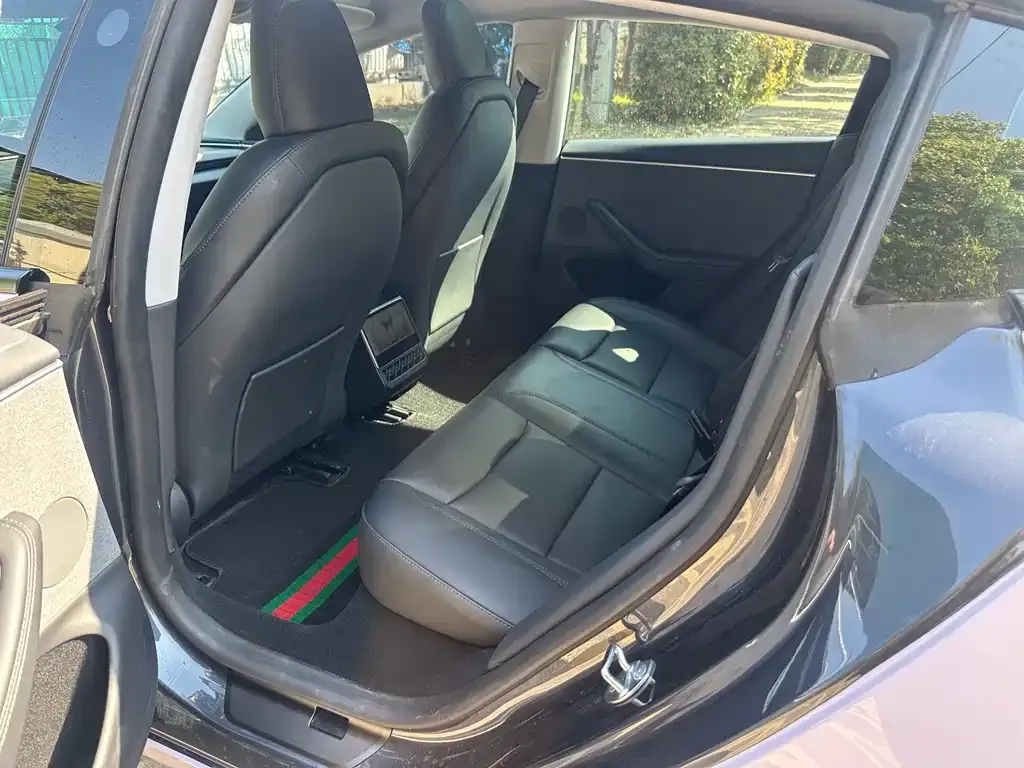 Tesla Model 3 — фото 3