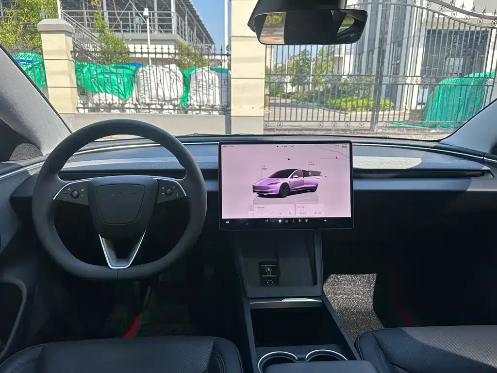 Tesla Model 3 — фото 4