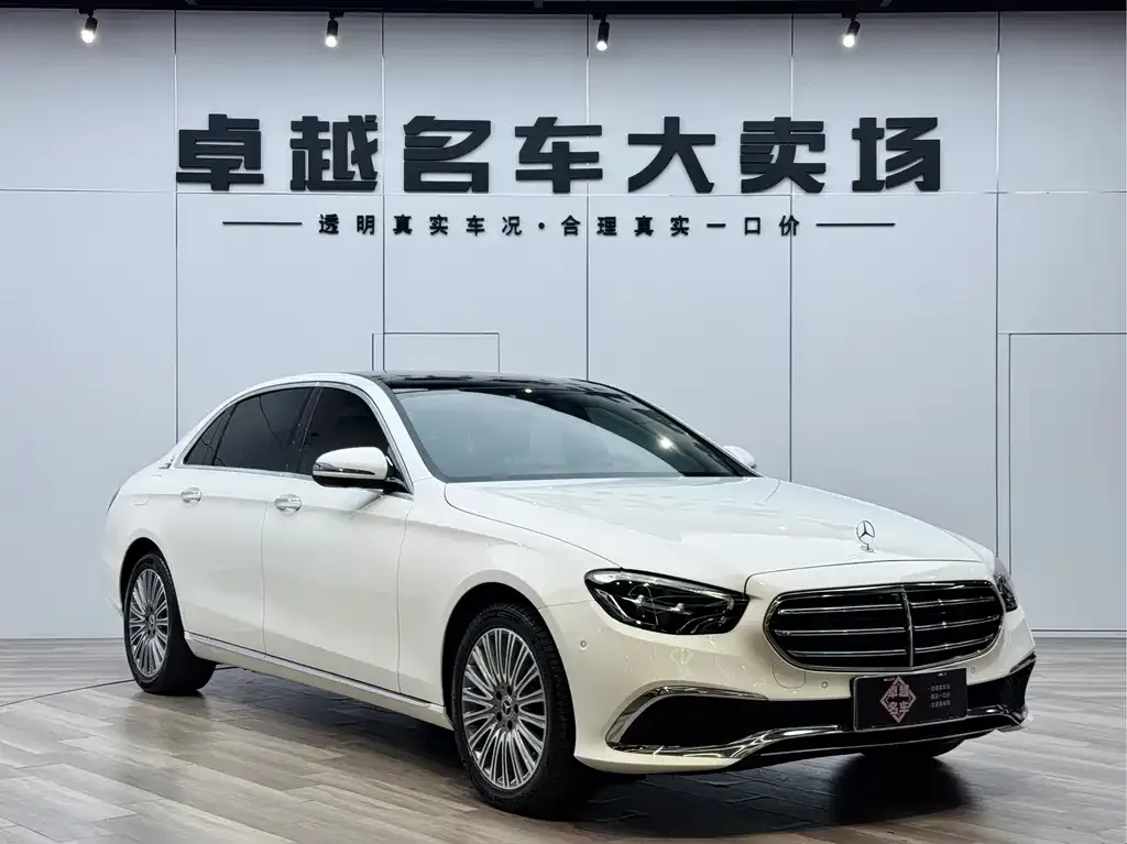 Mercedes-Benz E-Class — фото 1