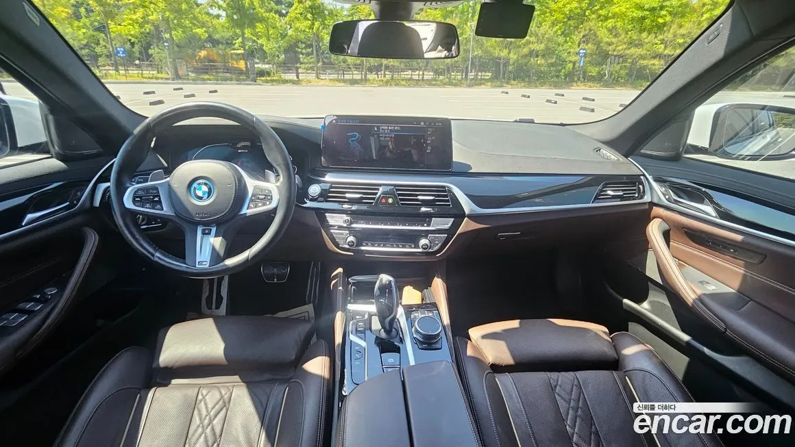 BMW 5-Series — фото 10