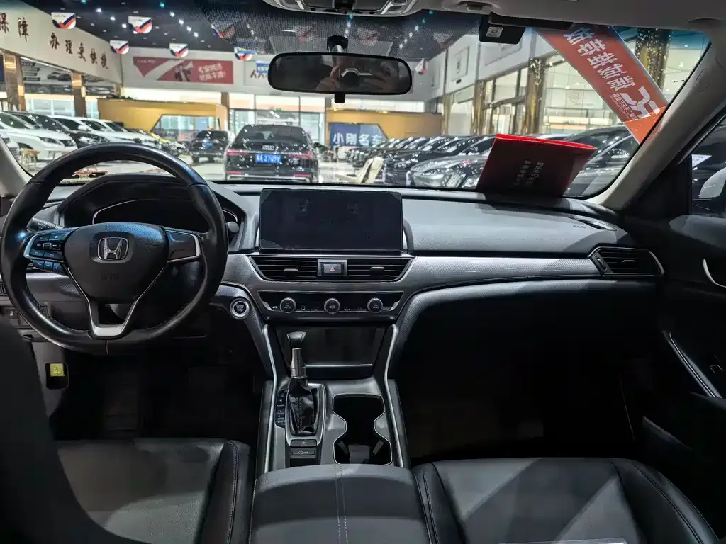 Honda Accord — фото 9