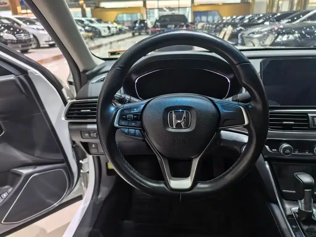 Honda Accord — фото 6