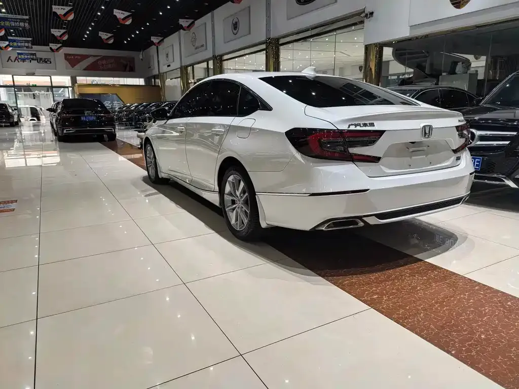 Honda Accord — фото 7