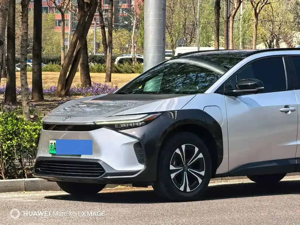 Toyota bZ4X 2022 из CN, фото 8