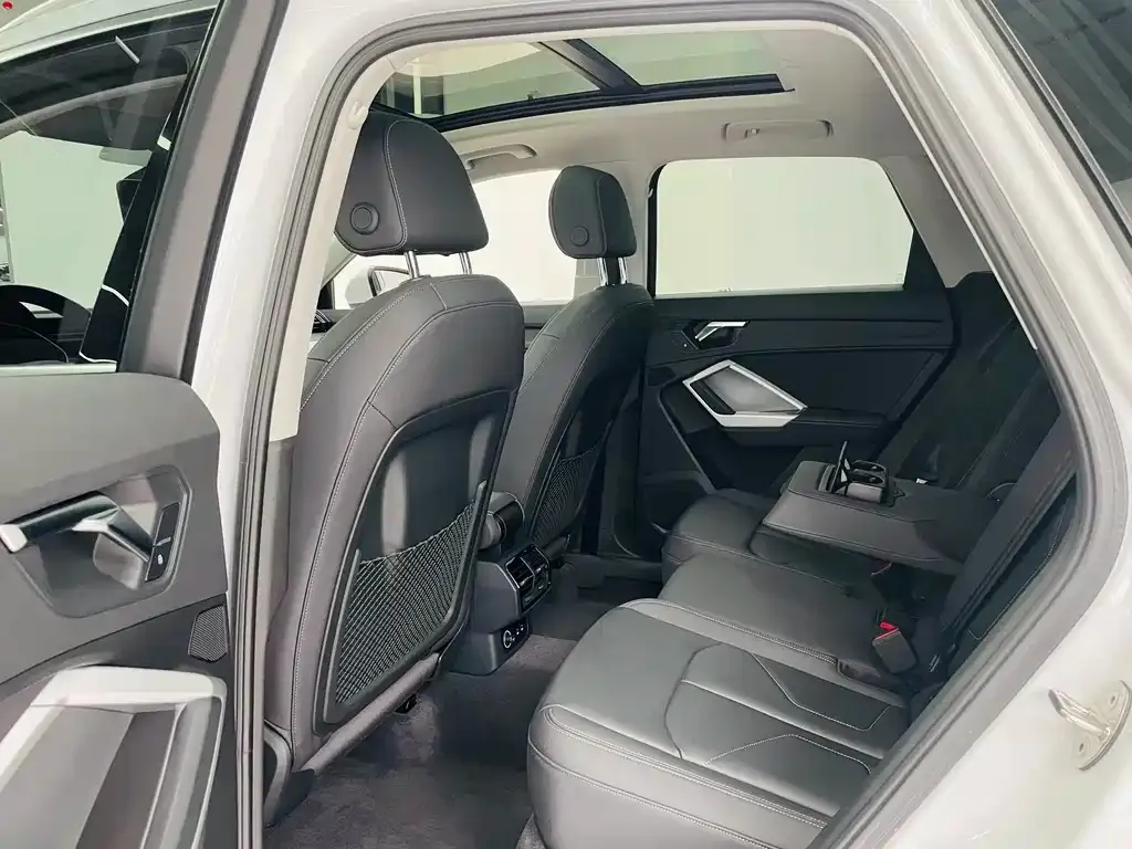 Audi Q3 2021 из CN, фото 9